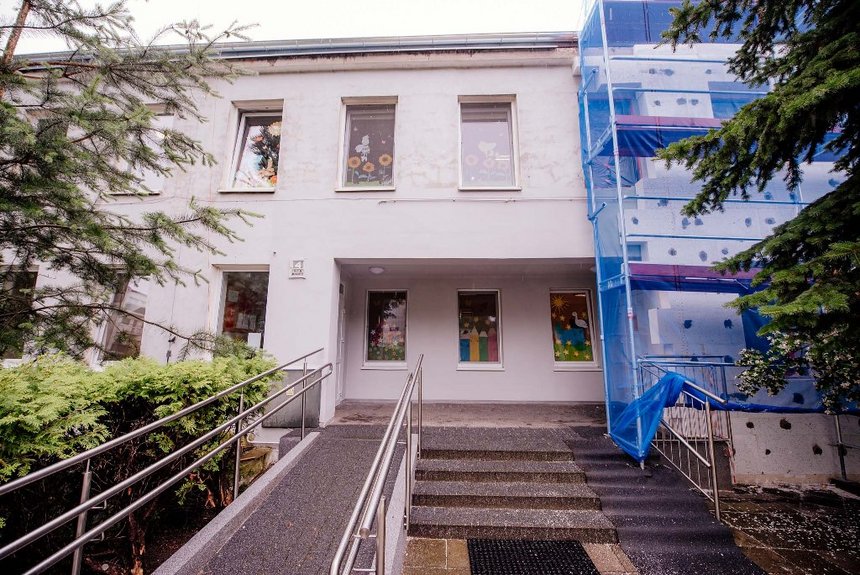 Modernizacja elewacji w Żłobku Miejskim nr 18 przy al. Harcerzy Zatorowców - Modernizacja elewacji w Żłobku Miejskim nr 18 przy al. Harcerzy Zatorowców fot. Radosław Żydowicz / UMŁ