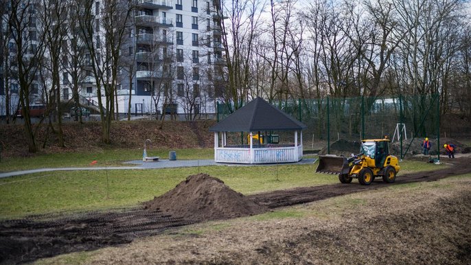 W parku nad Sokołówką powstają nowe atrakcje W parku nad Sokołówką powstają nowe atrakcje - fot. Witold Ancerowicz / UMŁ