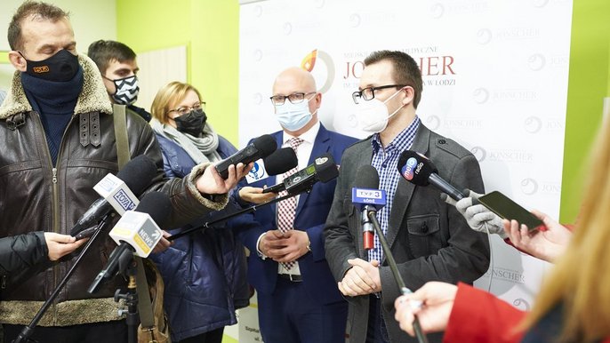 Konferencja prasowa w sprawie szczepień Konferencja prasowa w sprawie szczepień