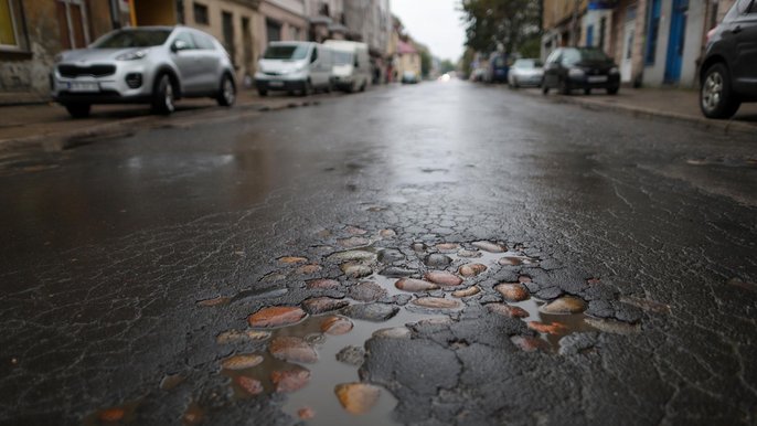 Ulica Zarzewska przed przebudową Ulica Zarzewska przed przebudową - fot. Konrad Ciężki / UMŁ