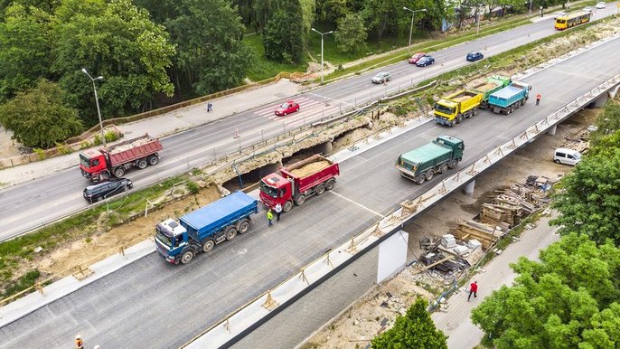 Próby obciążeniowe na nowym wiadukcie na al. Śmigłego-Rydza - fot. archiwum UMŁ