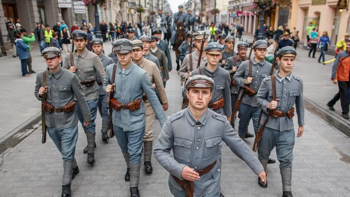 Przemarsz rekonstruktorów Brygady Legionów Polskich Przemarsz rekonstruktorów Brygady Legionów Polskich - fot. z arch. UMŁ