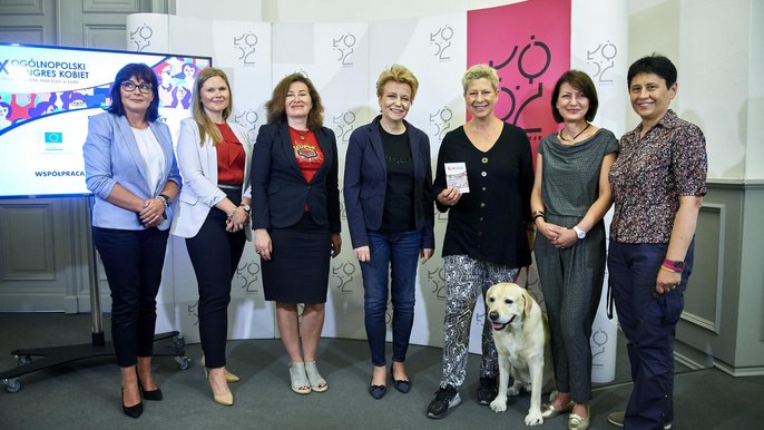 Kongres Kobiet po raz pierwszy gości w Łodzi. Przez dwa dni kobiety z całej Polski będą dyskutować, inspirować, wspierać i kłócić się w łódzkiej hali Expo. Kongres Kobiet po raz pierwszy gości w Łodzi. Przez dwa dni kobiety z całej Polski będą dyskutować, inspirować, wspierać i kłócić się w łódzkiej hali Expo. - fot. Radosław Jóźwiak