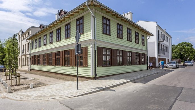 Drewniany dom na rogu ulic Łowickiej i Przędzalnianej Drewniany dom na rogu ulic Łowickiej i Przędzalnianej - fot. z arch. UMŁ