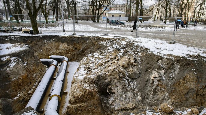 Obecnie park jest częściowo rozkopany, bo układany jest tam ciepłociąg Obecnie park jest częściowo rozkopany, bo układany jest tam ciepłociąg - fot. Radosław Jóźwiak / UMŁ