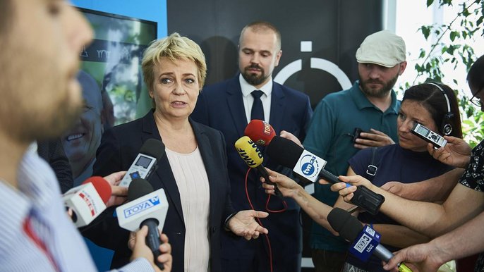 2 tys. łódzkich seniorów dostanie specjalne opaski na ręce, które zdalnie zbadają tętno lub zaalarmują w razie zagrożenia życia. Rusza wart 5 mln zł projekt miasta i łódzkich fundacji. 2 tys. łódzkich seniorów dostanie specjalne opaski na ręce, które zdalnie zbadają tętno lub zaalarmują w razie zagrożenia życia. Rusza wart 5 mln zł projekt miasta i łódzkich fundacji. - fot. UMŁ