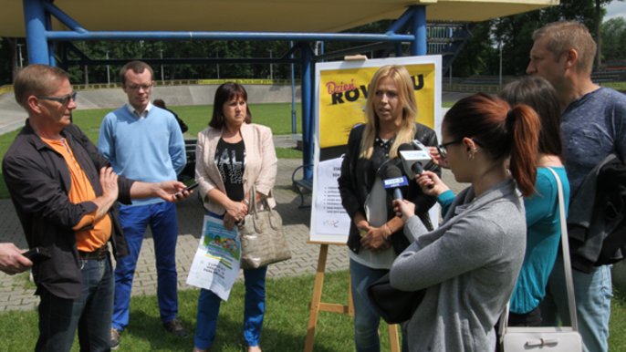 Konferencja prasowa o Mistrzostwach Łodzi w grę w kapsle Konferencja prasowa o Mistrzostwach Łodzi w grę w kapsle