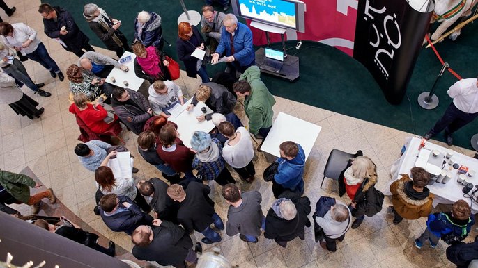 Jeżeli ta formuła spotkań urzędników z mieszkańcami sprawdzi się, takie akcje będą w przyszłości powtarzane Jeżeli ta formuła spotkań urzędników z mieszkańcami sprawdzi się, takie akcje będą w przyszłości powtarzane - fot. z arch. UMŁ