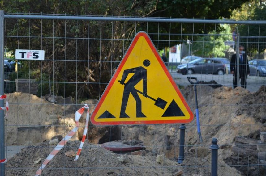 Mimo trudnej sytuacji związanej z pandemią koronawirusa, zdecydowana większość prac zarówno modernizacji, jak i budowy kanalizacji i wodociągów, realizowane są bez zmian i w terminach. fot. Archiwum UMŁ