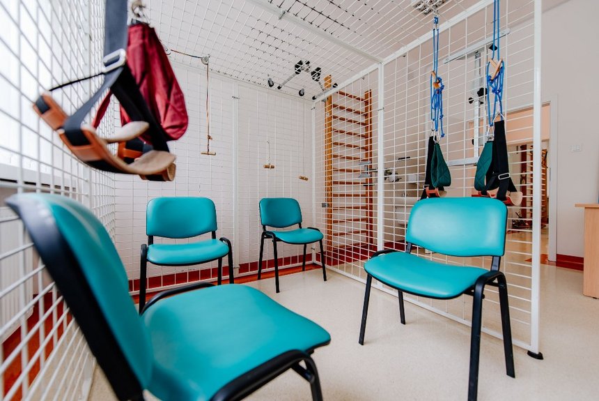 Pacjenci korzystający z zabiegów rehabilitacyjnych w miejskich przychodniach muszą być przygotowani na wzmożony reżim sanitarny w związku z trwającą pandemią koronawirusa. fot. UMŁ