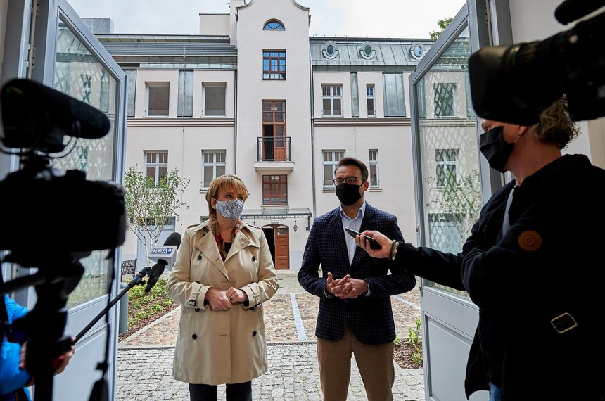 W świeżo zrewitalizowanej kamienicy przy ul. Tuwima 52 oprócz 6 mieszkań znajduje się także 7 lokali użytkowych i pomieszczenie na pracownię artystyczną. fot. Radosław Jóźwiak / UMŁ