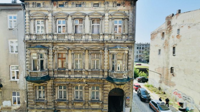 Czy z ruiny przy ul. Włókienniczej da się zrobić perełkę? Sprawdzimy w domu H. Majewskiego pod nr. 11. Wybraliśmy już wykonawcę remontu tego ważnego łódzkiego zabytku Czy z ruiny przy ul. Włókienniczej da się zrobić perełkę? Sprawdzimy w domu H. Majewskiego pod nr. 11. Wybraliśmy już wykonawcę remontu tego ważnego łódzkiego zabytku - fot. Paweł Łacheta / UMŁ