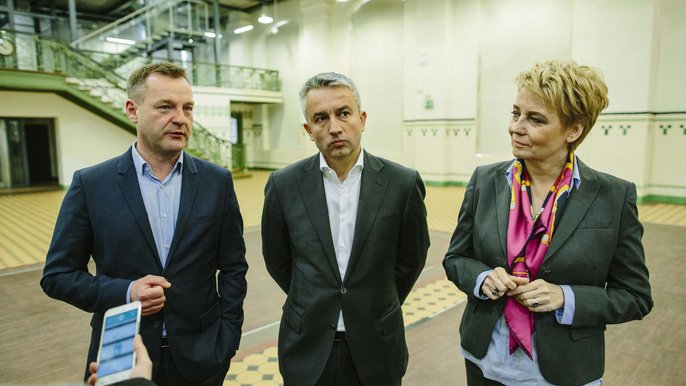 Od lewej: Wiceprezes Stowarzyszenia ABSL Marek Grodziński, Prezes Stowarzyszenia ABSL Jacek Levernes i Prezydent Łodzi Hanna Zdanowska Od lewej: Wiceprezes Stowarzyszenia ABSL Marek Grodziński, Prezes Stowarzyszenia ABSL Jacek Levernes i Prezydent Łodzi Hanna Zdanowska - fot. Radosław Jóźwiak / UMŁ