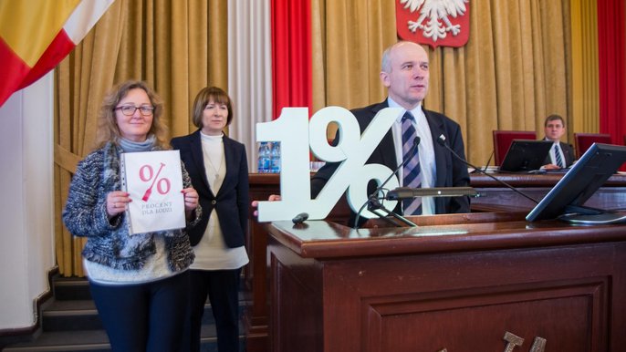 Radni apelują o przekazywanie 1 proc. podatku łódzkim organizacjom pozarządowym Radni apelują o przekazywanie 1 proc. podatku łódzkim organizacjom pozarządowym - Witold Ancerowicz, UMŁ