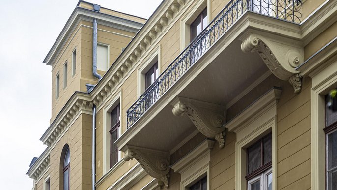 Kamienica pod "siódemkami" odzyskała oryginalny kolor fasady Kamienica pod "siódemkami" odzyskała oryginalny kolor fasady - fot. Stefan Brajter / UMŁ