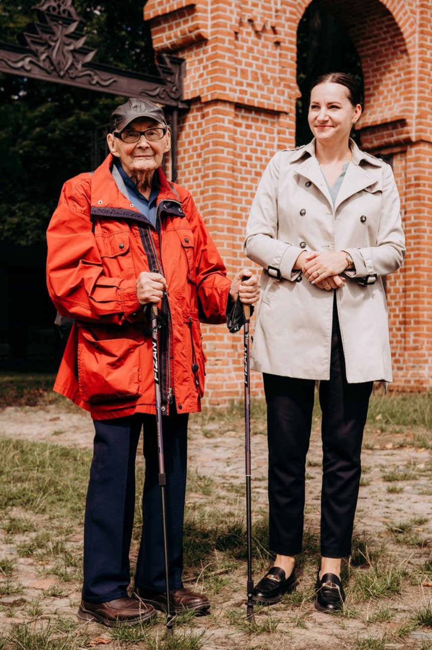 W uroczystości udział wzięli: Marian Turski i wiceprezydent Łodzi Małgorzata Moskwa - Wodnicka. Fot. Radosław Żydowicz, UMŁ