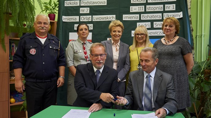 Wyjątkowa współpraca między łódzką i ukraińską szkołą, upamiętniająca bohaterów obu narodów Wyjątkowa współpraca między łódzką i ukraińską szkołą, upamiętniająca bohaterów obu narodów - fot. Radosław Jóźwiak / UMŁ