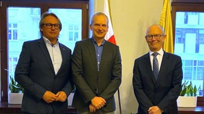 Ambasador Danii, Ole Egberg Mikkelsen, zaproponował współpracę w ramach strategii "Ekopakt dla Łodzi" i działań podejmowanych na rzecz ochrony środowiska i klimatu. Ambasador Danii, Ole Egberg Mikkelsen, zaproponował współpracę w ramach strategii "Ekopakt dla Łodzi" i działań podejmowanych na rzecz ochrony środowiska i klimatu.