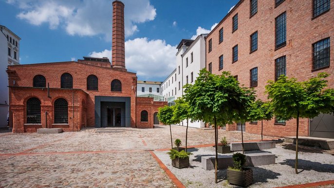 Biała Fabryka - dziedziniec - Archiwum UMŁ