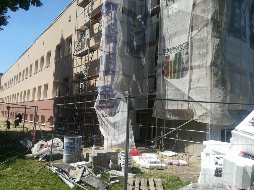 Prace trwały mimo matur, wykonawca dostosował się do warunków i te bardziej hałaśliwe prace wykonywał po egzaminach fot. Monika Pawlak / UMŁ