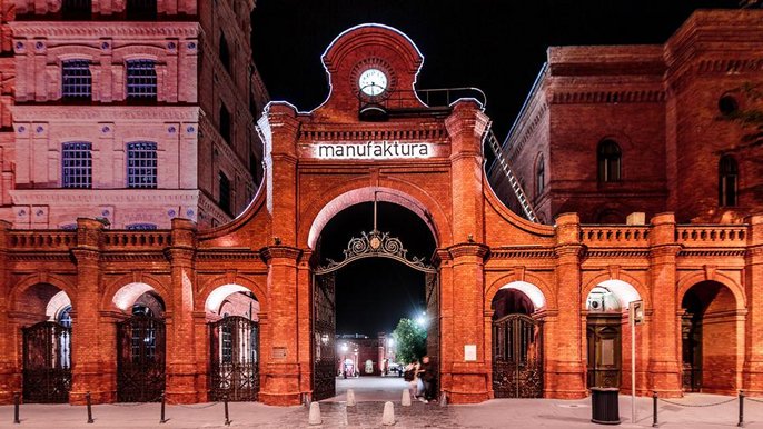 Spacery będą rozpoczynać się pod bramą główną Manufaktury Spacery będą rozpoczynać się pod bramą główną Manufaktury - fot. z arch. UMŁ
