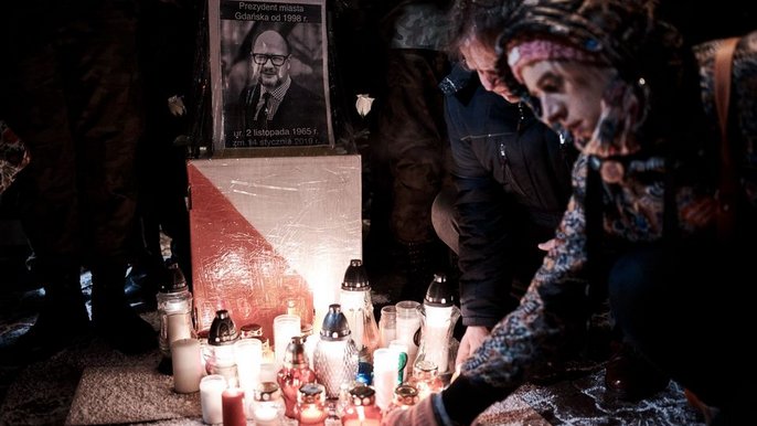 Łodzianie złożyli hołd prezydentowi Pawłowi Adamowiczowi Łodzianie złożyli hołd prezydentowi Pawłowi Adamowiczowi - fot. Sebastian Glapiński / UMŁ