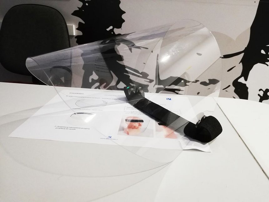 Firma Visualcom przekazała 100 szt. przyłbic dla personelu medycznego miejskiego szpitala położniczego.