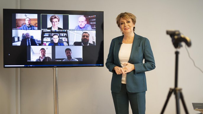 Prezydent Łodzi Hanna Zdanowska powołała zespół ekspercki składający się z najbliższych współpracowników i ekspertów. Prezydent Łodzi Hanna Zdanowska powołała zespół ekspercki składający się z najbliższych współpracowników i ekspertów. - fot. Witold Ancerowicz