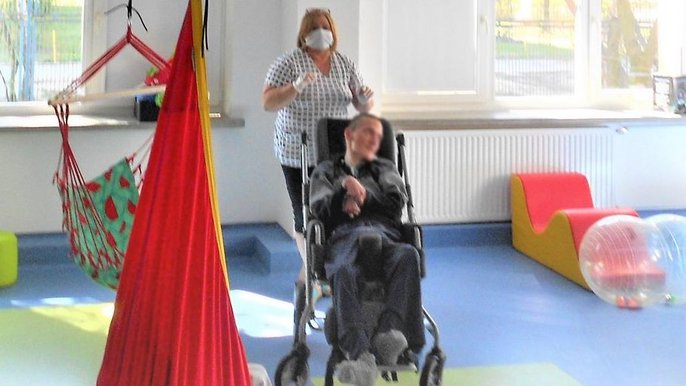 Dom Pomocy Społecznej dla dzieci i młodzieży niepełnosprawnej intelektualnie w Łodzi przy ul. Sierakowskiego ma nową salę polisensoryczną. Dom Pomocy Społecznej dla dzieci i młodzieży niepełnosprawnej intelektualnie w Łodzi przy ul. Sierakowskiego ma nową salę polisensoryczną.
