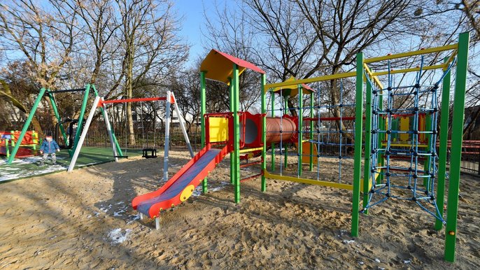 Nowy plac zabaw i siłownia na Kurczakach Nowy plac zabaw i siłownia na Kurczakach - fot. Paweł Łacheta / UMŁ