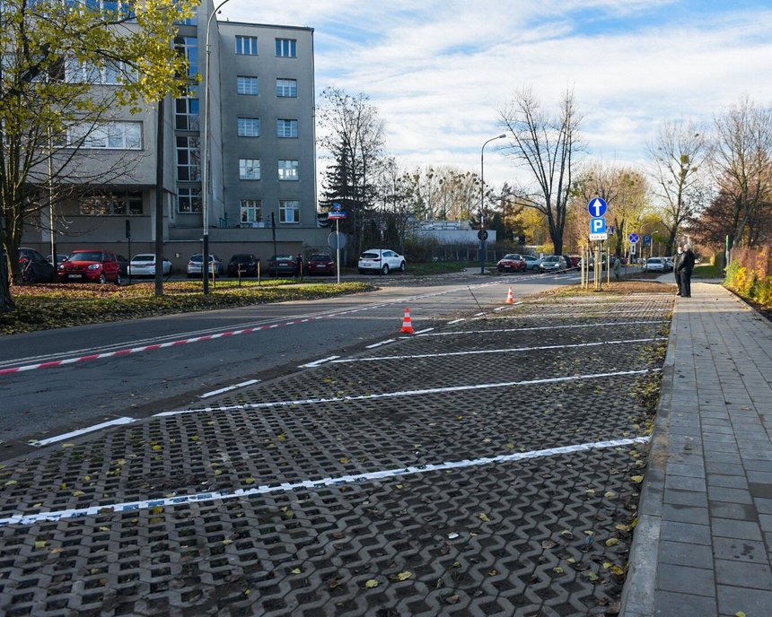 Nowy parking przy ul. Źródłowej fot. UMŁ