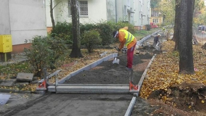 Budowa chodnika na ul. Cieszyńskiej Budowa chodnika na ul. Cieszyńskiej - mat. ZIM