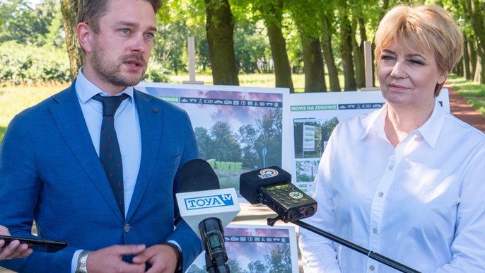 Hanna Zdanowska, prezydent Łodzi oraz Maciej Riemer, dyrektor Departamentu Ekologii i Klimatu Hanna Zdanowska, prezydent Łodzi oraz Maciej Riemer, dyrektor Departamentu Ekologii i Klimatu - fot. Stefan Brajter / UMŁ