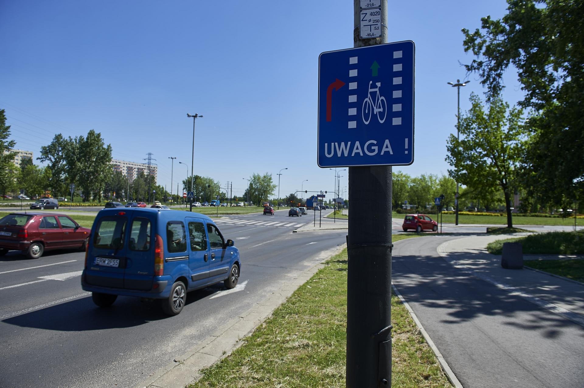 Obowiązujące przepisy mówią o tym, że na przejeździe pierwszeństwo ma rowerzysta, fot. Radosław Jóźwiak / UMŁ