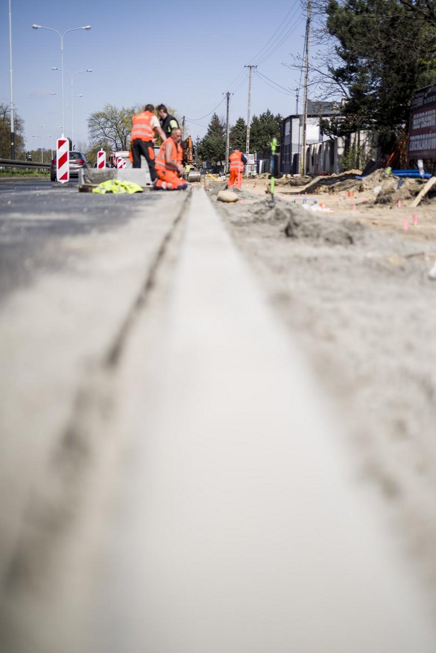 Rozpoczęła się przebudowa drogi rowerowej wzdłuż ul. Łagiewnickiej. W tym roku powstanie 1,5 km odcinek od Porzeczkowej do Sikorskiego.