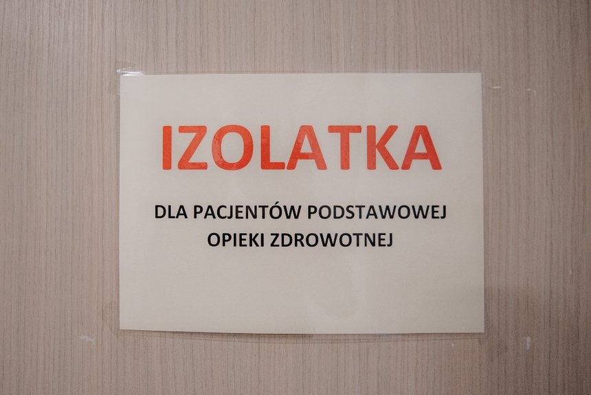 Izolatka w poradni przy al. Piłsudskiego 157 fot. Radosław Żydowicz / UMŁ