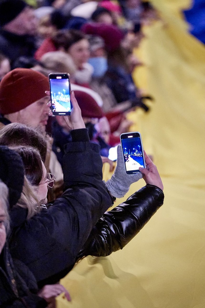 Marsz "Stop Wojnie!" na ul. Piotrkowskiej fot. Radosław Jóźwiak
