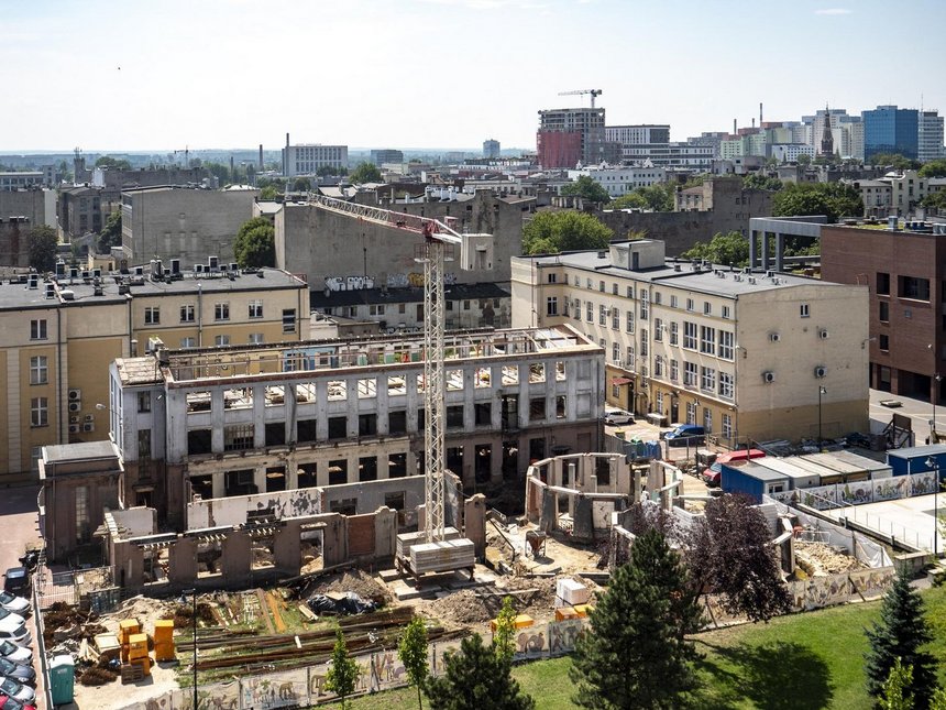 Na terenie kompleksu EC1 powstaje Centrum Komiksu i Narracji Interaktywnej. W gmachu zakończyły się prace rozbiórkowe i zaczęło wznoszenie nowych ścian fot. Stefan Brajter