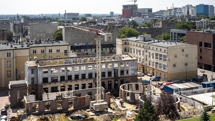 Na terenie kompleksu EC1 powstaje Centrum Komiksu i Narracji Interaktywnej. W gmachu zakończyły się prace rozbiórkowe i zaczęło wznoszenie nowych ścian Na terenie kompleksu EC1 powstaje Centrum Komiksu i Narracji Interaktywnej. W gmachu zakończyły się prace rozbiórkowe i zaczęło wznoszenie nowych ścian - fot. Stefan Brajter