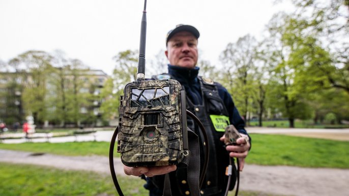 Fotopułapka będzie rejestrowała sprawców zaśmiecania Fotopułapka będzie rejestrowała sprawców zaśmiecania - fot. Sebastian Glapiński / UMŁ
