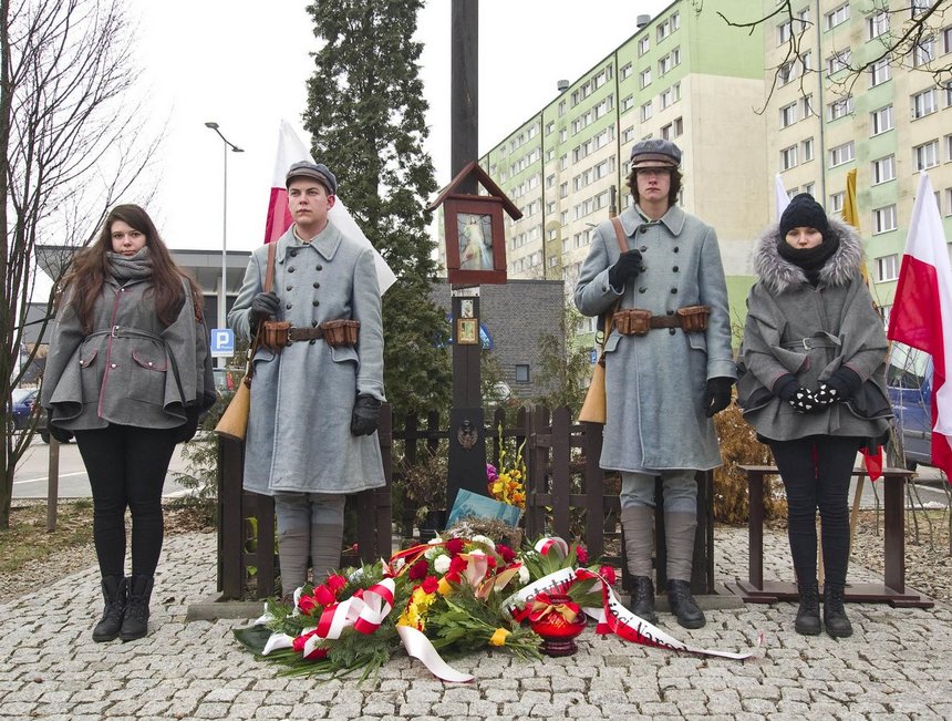 Krzyż Powstańczy u zbiegu ulic Łagiewnickiej i Inflanckiej upamiętnia miejsce, w którym rozstrzeliwano powstańców schwytanych z bronią w ręku. fot. Andrzej Janecki