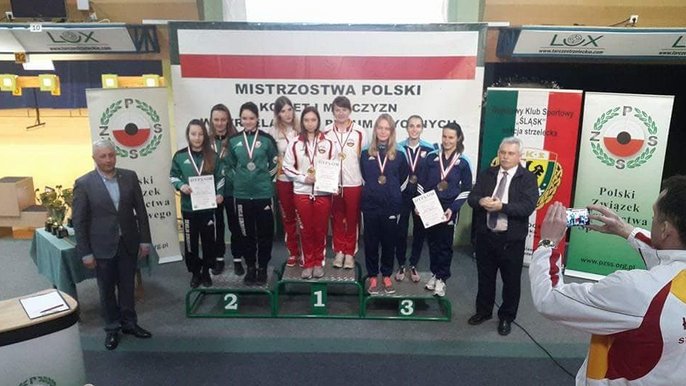 Na najwyższym stopniu podium stoją od lewej Katarzyna Komorowska, Klaudia Buczek i Agnieszka Nagay. Na najwyższym stopniu podium stoją od lewej Katarzyna Komorowska, Klaudia Buczek i Agnieszka Nagay.