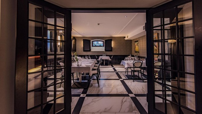 Restauracja „Quale” otrzymała najwyższą w Łodzi ocenę w najnowszej edycji przewodnika Gault & Millau 2019 i zdobyła dwie czapki oraz 14 na 20 możliwych punktów. - fot. Archiwum UMŁ