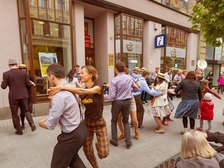 fot. Jacek Rutkowski Fotografia/ mat. Pras. Swingowy Spacer po Piotrkowskiej