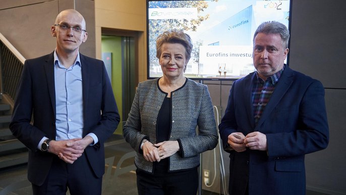 Od lewej: Olaf Kacperski - prezes zarządu Eurofins GSC Poland, Hanna Zdanowska - prezydent Łodzi oraz Marek Cieślak - prezes Bionanoparku. Od lewej: Olaf Kacperski - prezes zarządu Eurofins GSC Poland, Hanna Zdanowska - prezydent Łodzi oraz Marek Cieślak - prezes Bionanoparku. - fot. Radosław Jóźwiak