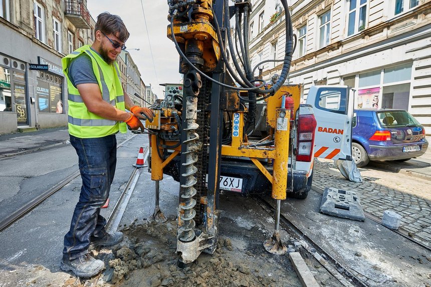 Odwierty geologiczne na ul. Legionów fot. Radosław Jóźwiak / UMŁ