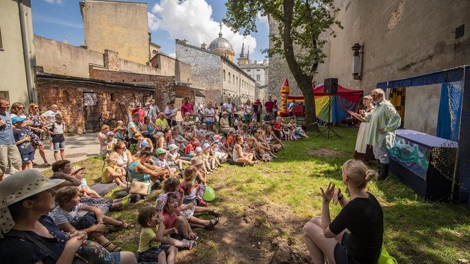 Baśniowy Pasaż Róży, czyli darmowe bajki i zabawy dla dzieci Baśniowy Pasaż Róży, czyli darmowe bajki i zabawy dla dzieci - mat. ŁCW
