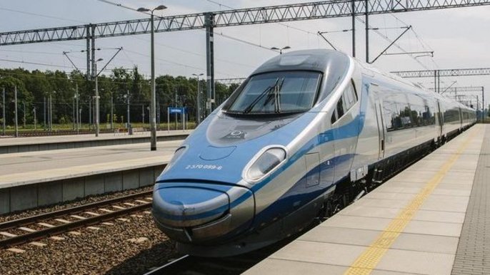 Łódzka firma wygrała przetarg na obsługę bezprzewodowego Internetu w pociągach Pendolino Łódzka firma wygrała przetarg na obsługę bezprzewodowego Internetu w pociągach Pendolino - fot. Radosław Jóźwiak / UMŁ