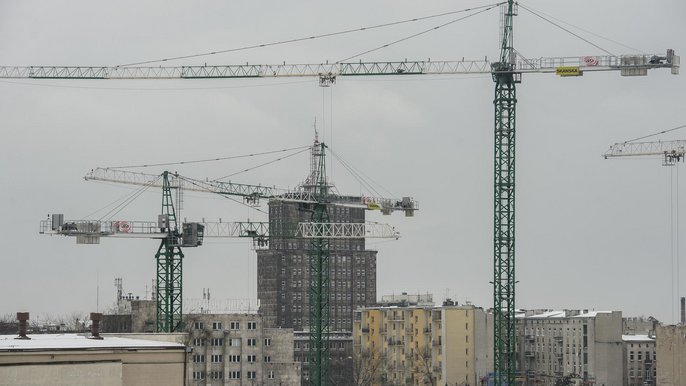 Dźwigi nad Łodzią zwiastuje boom budowlany Dźwigi nad Łodzią zwiastuje boom budowlany - fot. Radosław Jóźwiak / UMŁ