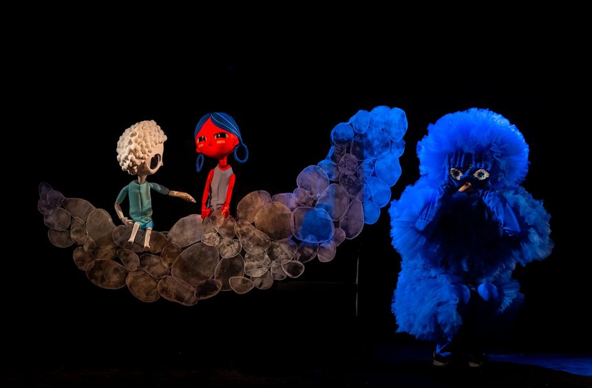 Spektakl Dzieci i ryby Teatru Arlekin i Teatru Pinokio HAWA